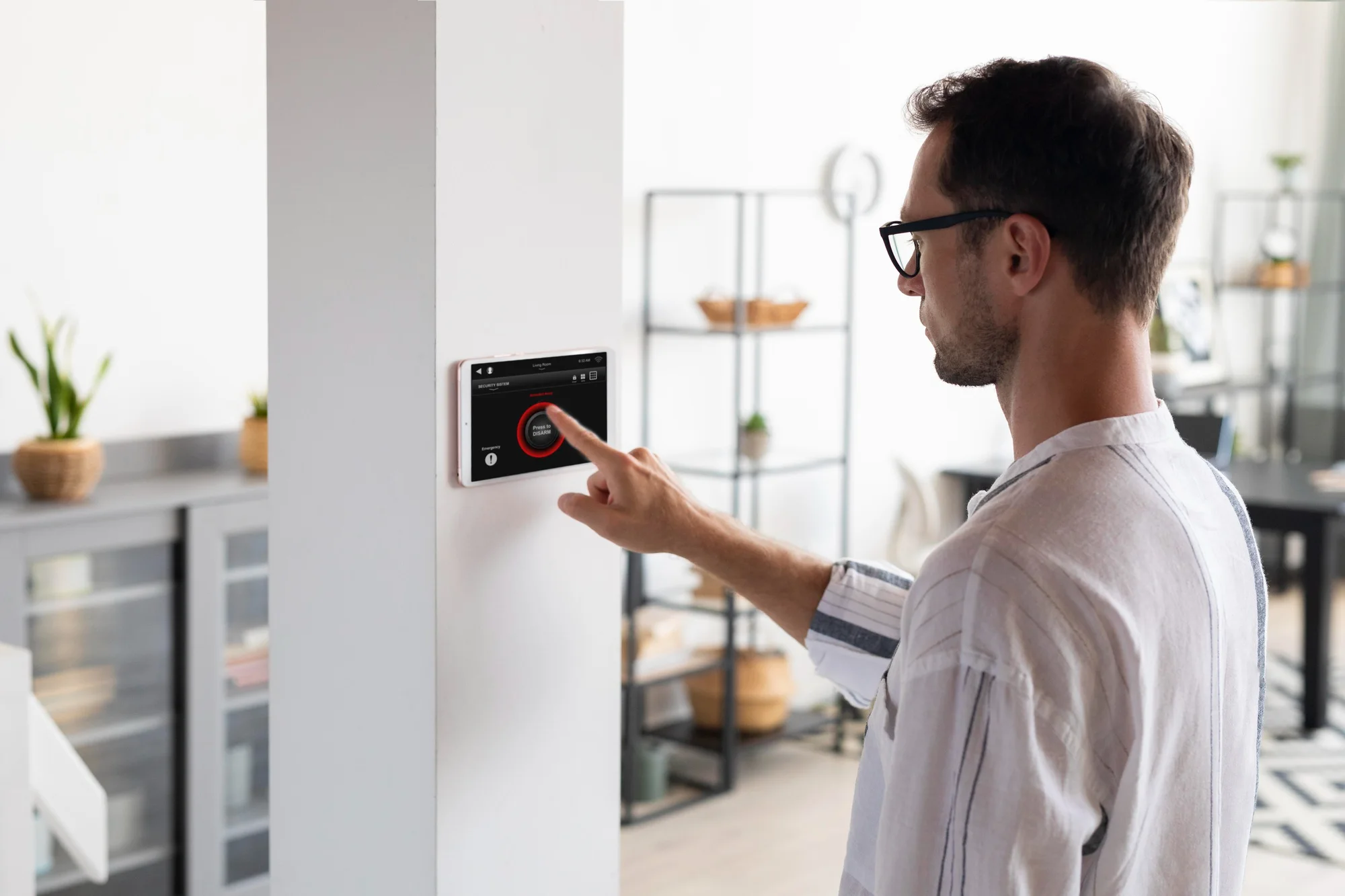 Cómo elegir una alarma de seguridad para tu hogar según tu nivel de riesgo
